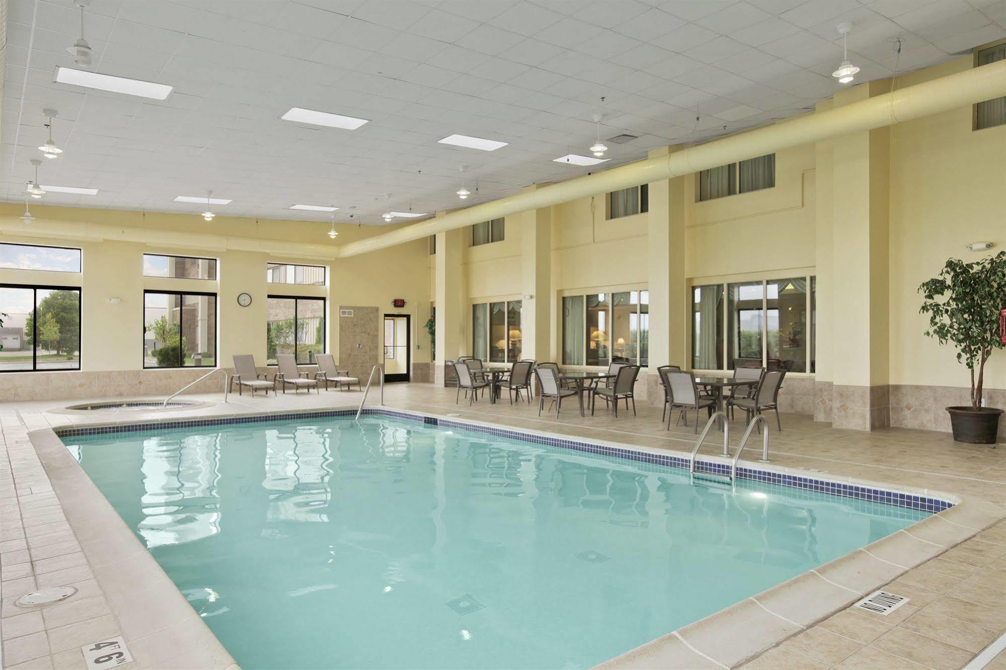 Best Western Warren Hotel מראה חיצוני תמונה
